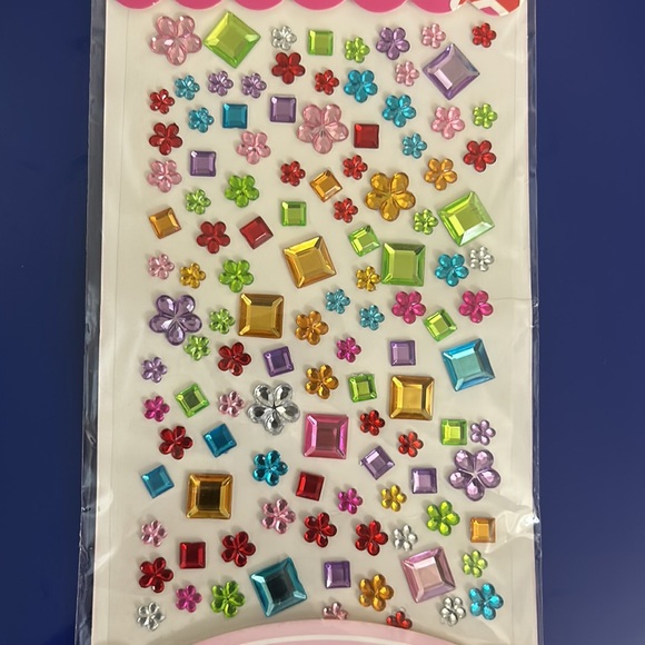 Nails decorating - Picture 4 of 5